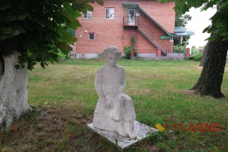 скульптура Леніну фото