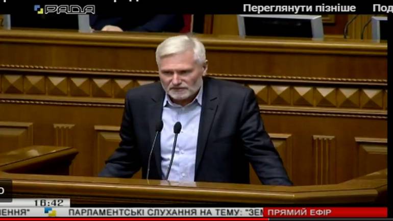 &laquo;Фермери будуть позбавлені землі, яку вони обробляли тривалий час&raquo;: вінничанин відстоював інтереси аграріїв у Раді