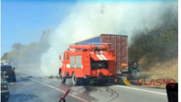На міжнародній трасі біля Козятина горить фура (ФОТО)