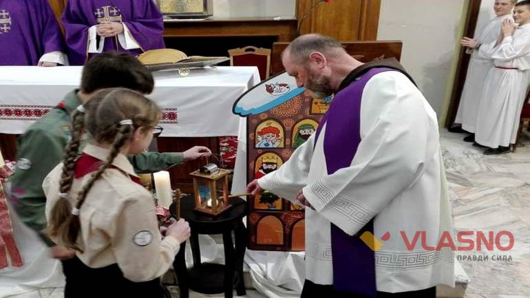 Вінницький "Пласт" передав громаді Вифлиємський Вогонь миру '2019 (ВІДЕО)