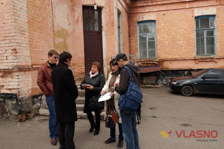 у Вінниці спостерігача не пустили на виборчу дільницю фото
