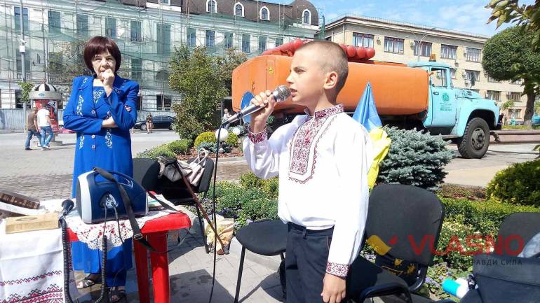 &laquo;Я хочу розмовляти своєю мовою і бачити в Україні українців&raquo; &ndash; вінничанка