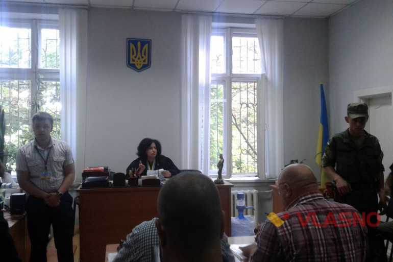 Підозрюваному в торгівлі зброєю АТОвцю вінницький суд не повертає застави