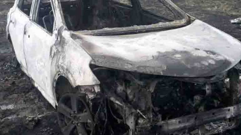 Автівка на Вінниччині запалала посеред дня