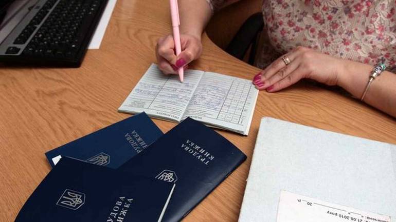 &laquo;Їдуть за кордон, бо не знають про роботу у Вінниці з такою ж зарплатою&raquo; &ndash; власниця кадрової агенції
