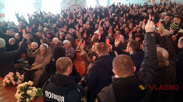 збори в селі на Вінниччині щодо переходу до ПЦУ фото