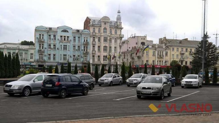 Вінницька міська рада придбала 13 автомобілів за нуль гривень