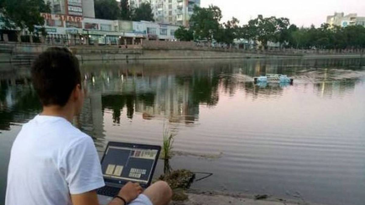 У Кропивницькому студент створив пилосос, що збирає сміття з водойм