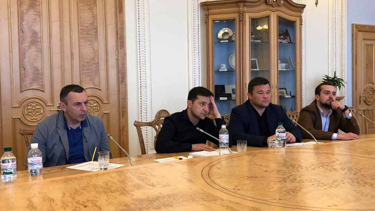 Зеленський в парламенті з лідерами фракцій обговорив дату іновгурації