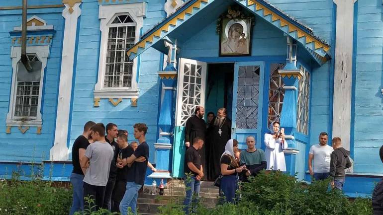 На Вінниччині вірянам ПЦУ закрили вхід до храму