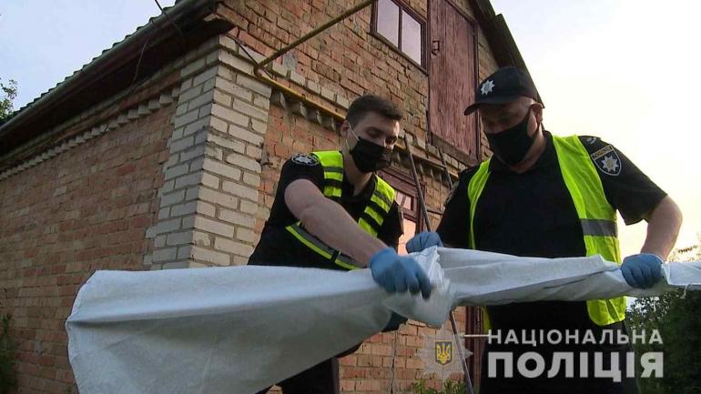 У Вінницькому районі киянин косою вбив вінничанина