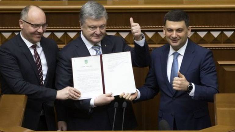 Порошенко підписав зміни до Конституції щодо ЄС і НАТО