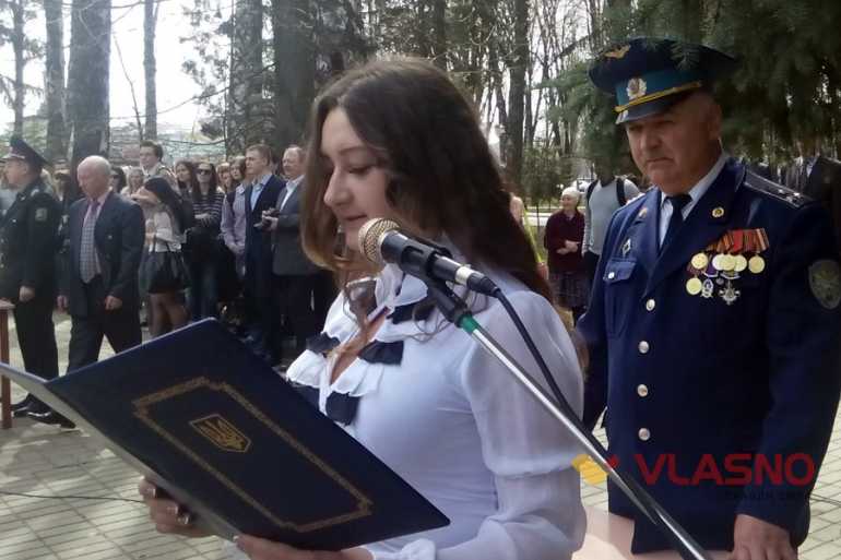 військова присяга випускників Вінницького медуніверситету фото