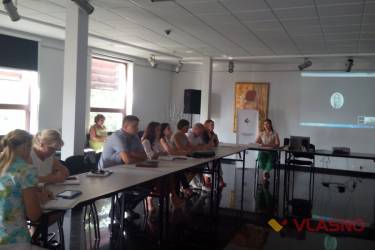 круглий стіл "Жінки у політиці" у Вінниці фото