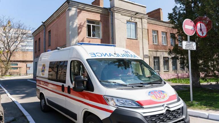 Медики вінницької підстанції &laquo;швидкої&raquo; б&rsquo;ють на сполох: у закладі спалах коронавірусу, а влада замовчує