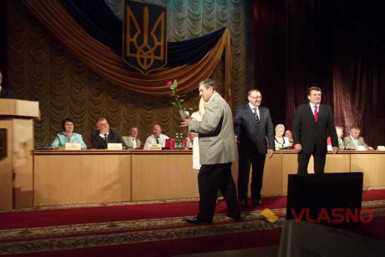 Вінницьким освітянам роздали президентські медалі