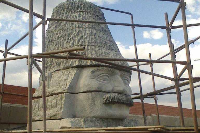 Ямпільчанин виготовив найбільший у світі пам'ятник вівчара