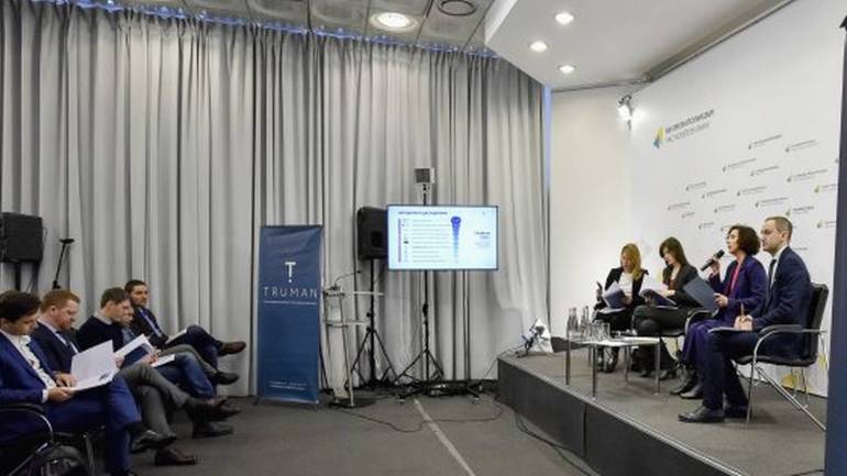 Як до України відносяться у світі, та хто готовий інвестувати у нашу державу