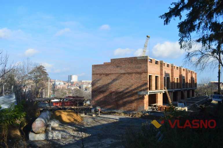 ЖК &laquo;Sunny Village&raquo;, ЖК &laquo;Перлина Поділля&raquo;, ТЦ &laquo;Хмаринка&raquo;,&ndash; що ще стоїть за вінницьким землевласником Мельником