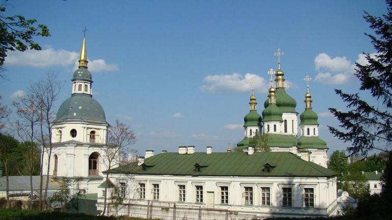 Православна Церква України почала випускати захисні екрани для медиків