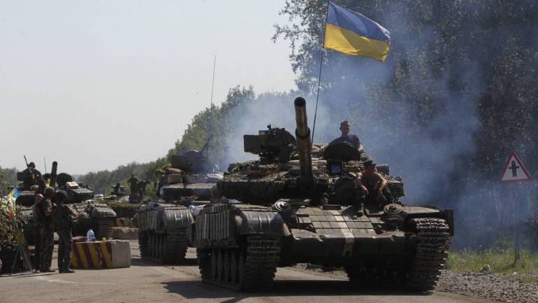 У зоні бойових дій на Донбасі загинув військовий, ще двох поранено