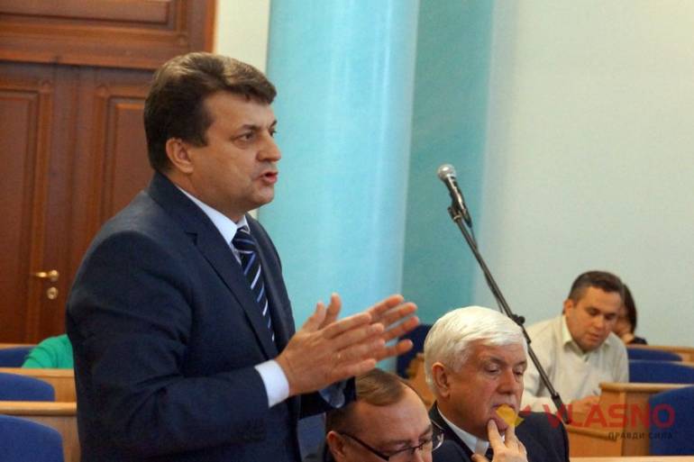 Таємним голосуванням головою облради обрали Анатолія Олійника