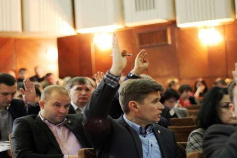 У Івано-Франківську місцева влада вимагає законодавчо заборонити пропаганду гомосексуалізму в країні