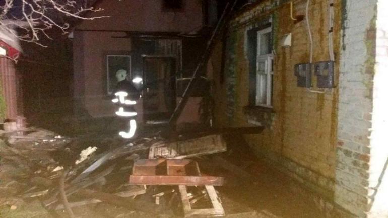 На Вінниччині загорівся дах приватного будинку