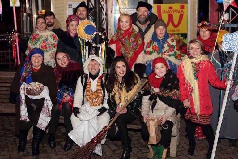 Вінницькі колядники збирали гроші сиротам та престарілим