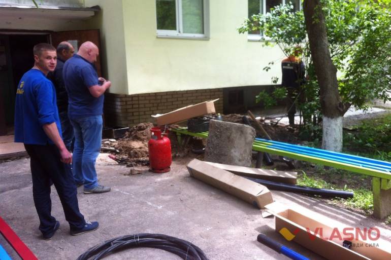  День Європи мешканці вінницької п&rsquo;ятиповерхівки зустріли без світла фото