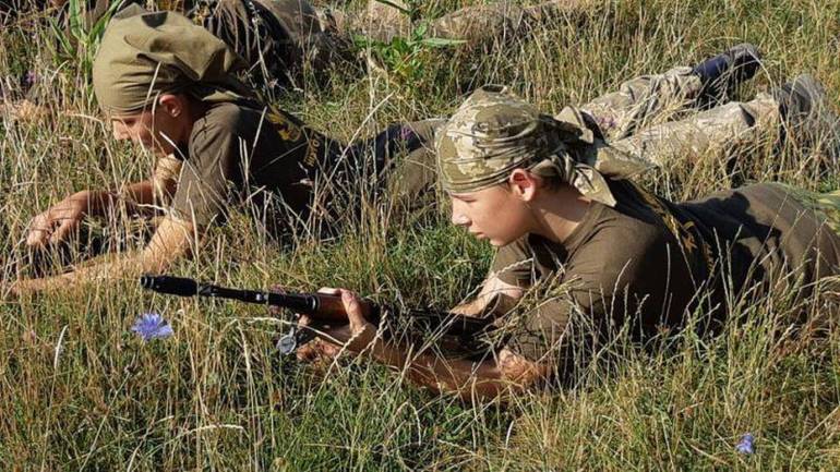 Юних вінничан навчали військової підготовки (ФОТО)