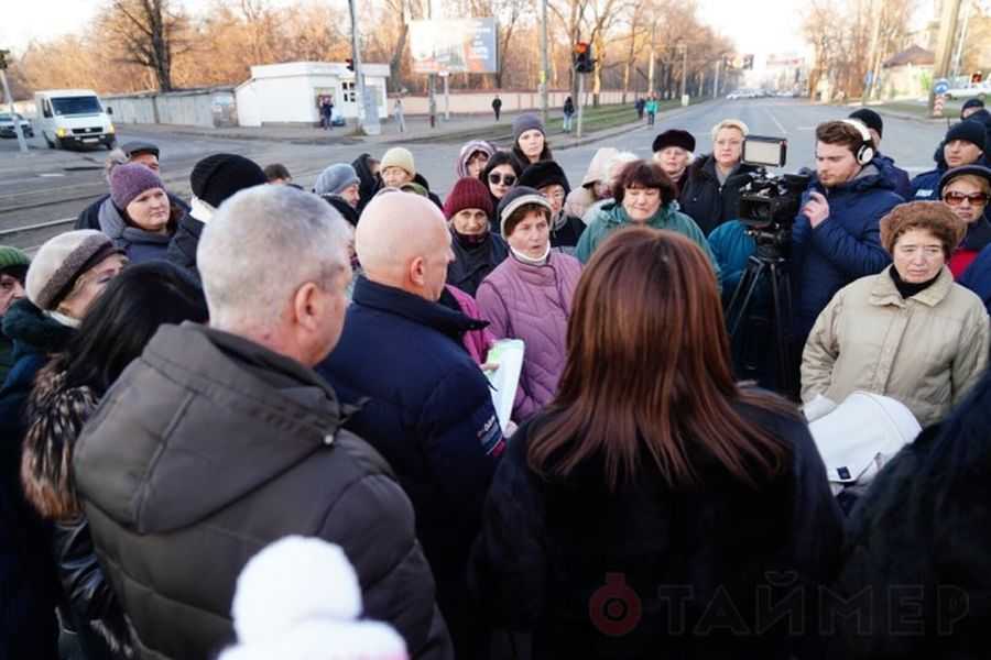 Одесити перекрили вулицю з вимогою включити опалення