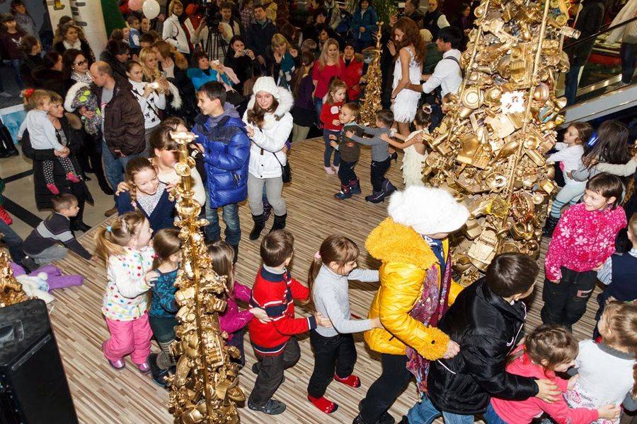 Вінницькі діти здали &ldquo;зброю&rdquo; на ялинку