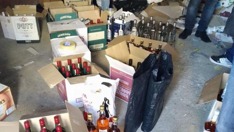Мешканець Вінниччини зберігав у гаражі 250 літрів нелегального елітного алкоголю