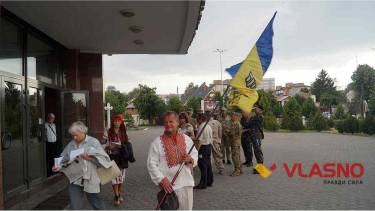 &laquo;Куди подів пам&rsquo;ятники Шевченку?&raquo; &ndash; у вінницького мера виривали мікрофон на міжнародному святі(ФОТО) (ВІДЕО)