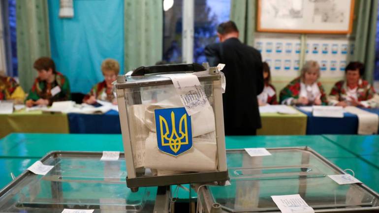 На Вінниччині зафіксували випадки видачі бюлетенів за пенсійними посвідченнями
