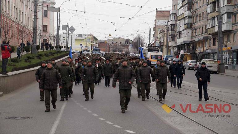 Півтисячі військових пройшли вулицями Вінниці