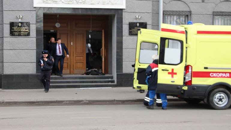 Вибух у будівлі ФСБ в Архангельську РФ розглядає як теракт