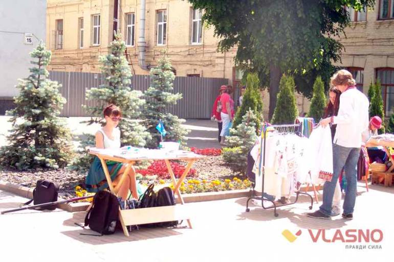 благодійний ярмарок у Вінниці фото