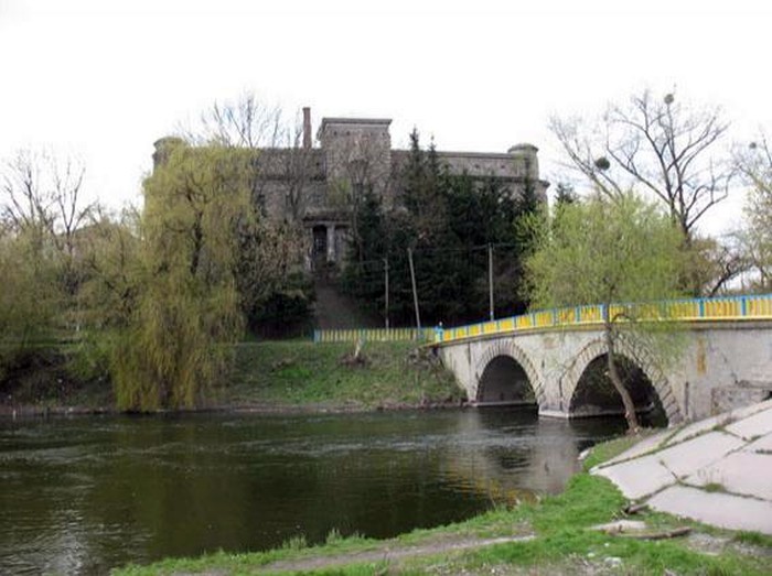 будівля графа Ксідо фото