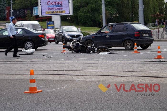 збили мотоцикліста у Вінниці фото
