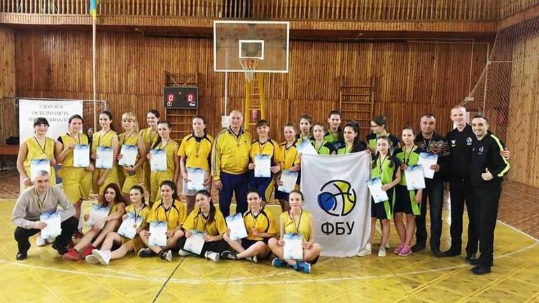 У змаганнях з баскетболу на Вінниччині перемогла команда дівчат з Іллінців