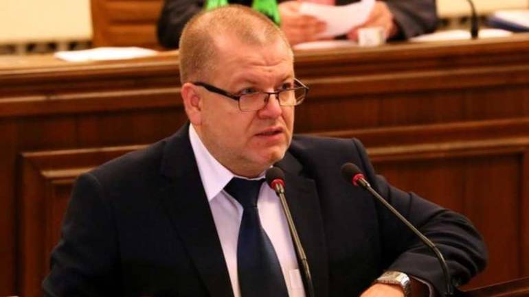 Справу вінницького депутата, який перебував у розшуку, передали до суду