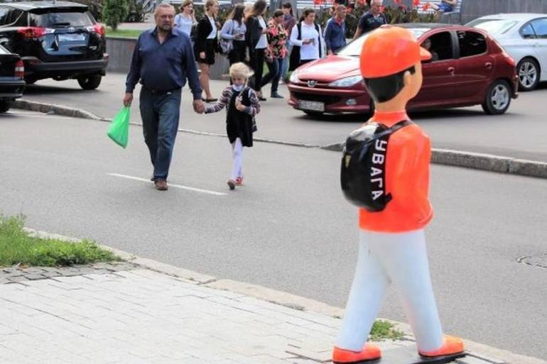 Вінничани пропонують відмовитись від макетів &laquo;школярів&raquo;