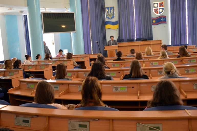 екскурсія школярів до Вінницької облради фото