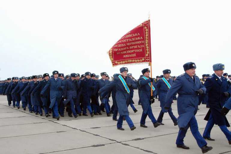 декомунізація авіаційної бригади фото