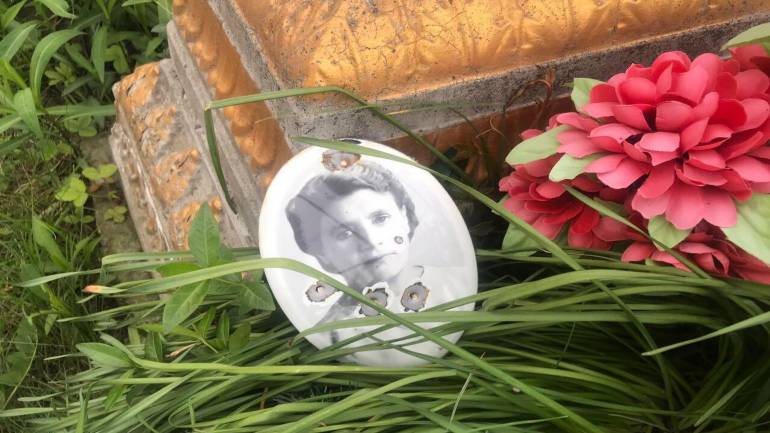 На Вінниччині затримали підлітка, який пошкодив пам&rsquo;ятники на кладовищі