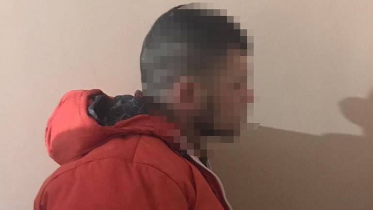 На Вінниччині чоловік проник у будинок, побив та пограбував господаря