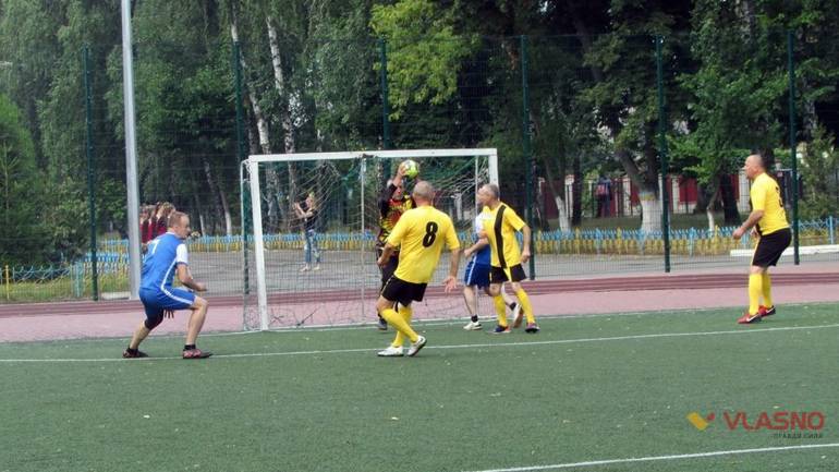 футбол працівників підприємств фото