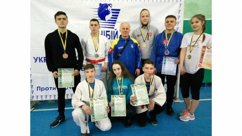 універсальні бійці фото